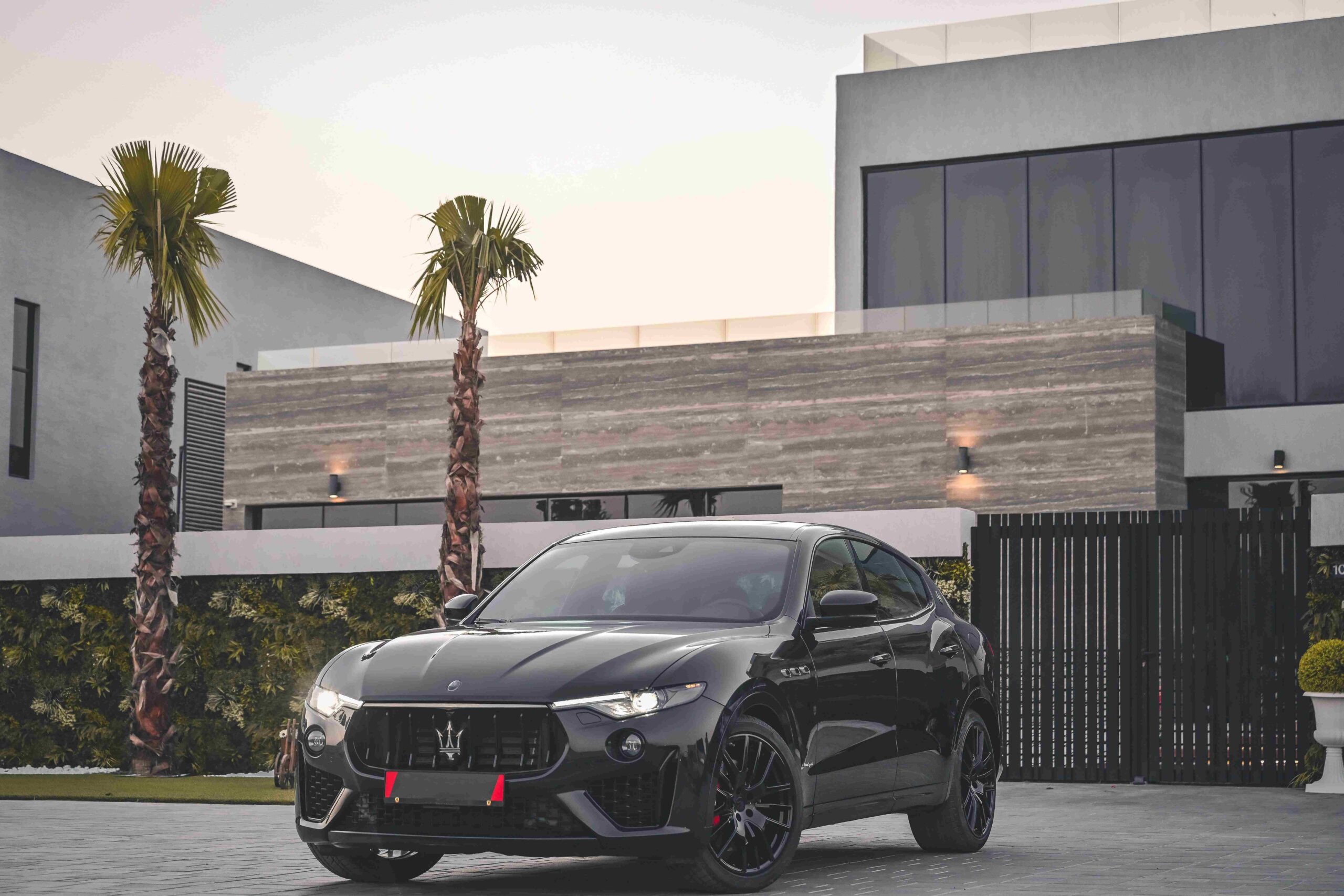 How To Choose The Right Exclusive Car Rental Dubai Service For Your Needs